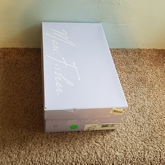 Sandals - Picture 7 of 7